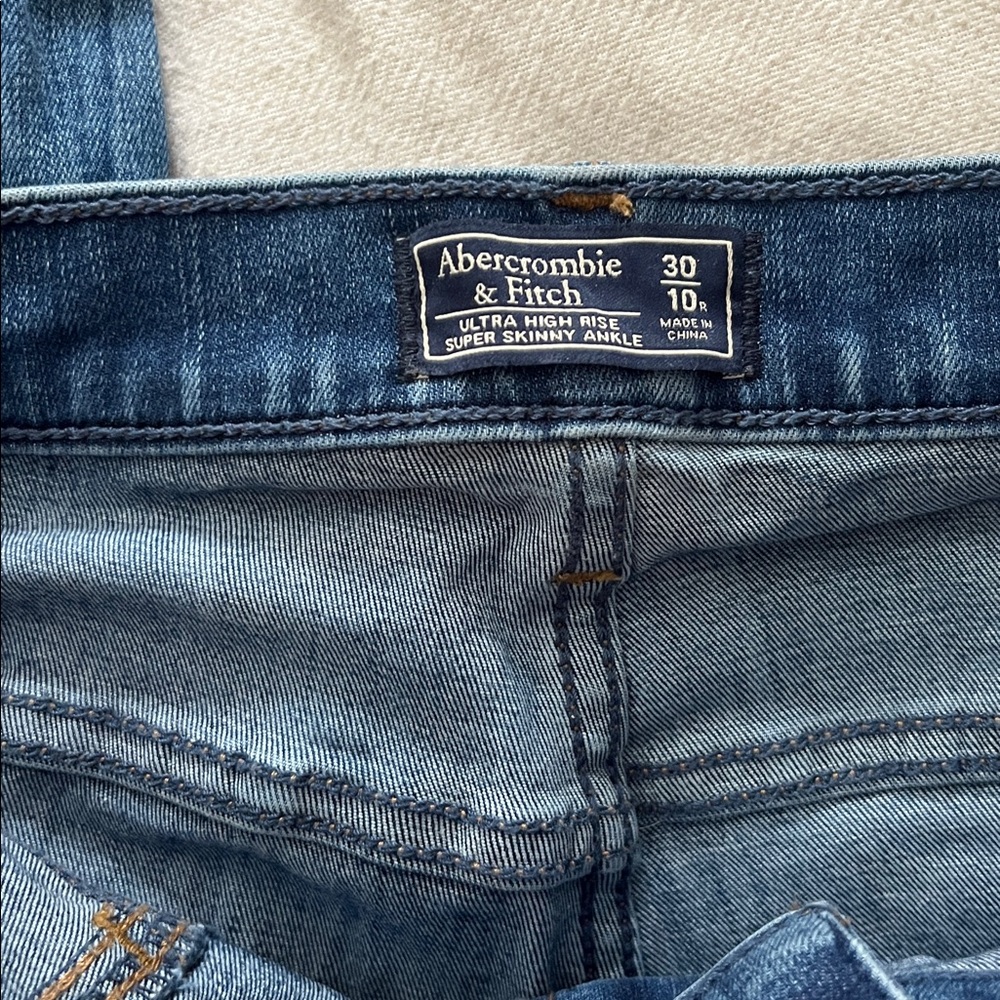Abercrombie & Fitch Ultra High Rise Jeans - Picture 2 of 3